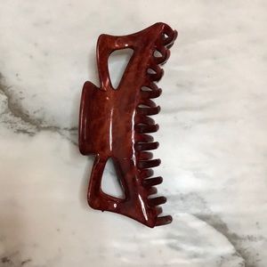 NEW! Chestnut Brown Claw Clip 💖